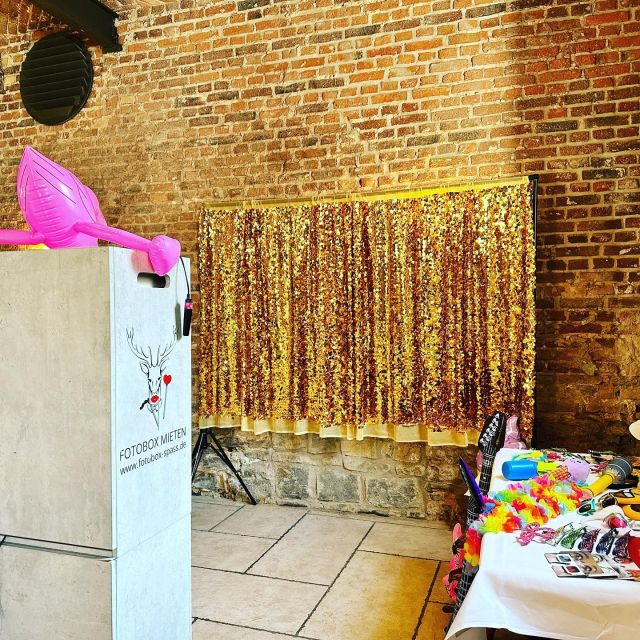 Unsere Fotobox bei der Feier von @rotary_paderborn im @gut.ringelsbruch #paderborn – was für ein Fest! Vielen lieben Dank 🎉 #party #fotobox #photobooth
